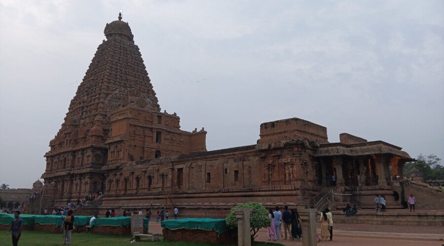 Brihadeshwara Temple in Thanjavur. South India beaches and Temples tour
